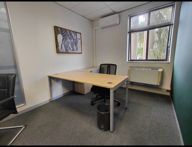 22M² OFFICE TO LET IN FOURWAYS